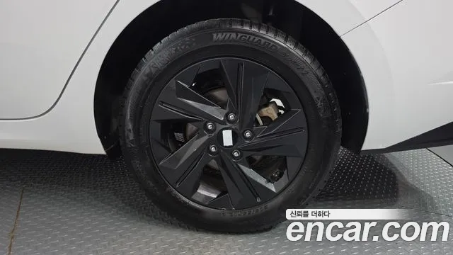 Hyundai Avante CN7 — Фото автомобиля 6
