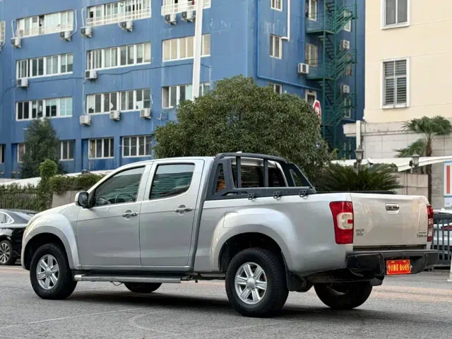Isuzu Lingtuo — Фото автомобиля 4