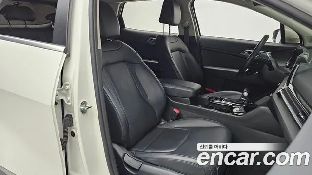 Kia Sportage Sportage 5-е поколение Дизель 2.0 2WD — Фото автомобиля 11