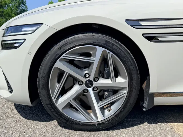 Genesis G80 — Фото автомобиля 17