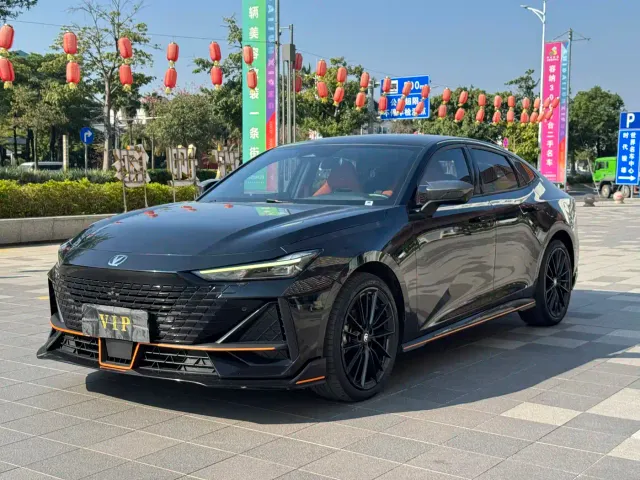 Фотография автомобиля — Changan UNI-V