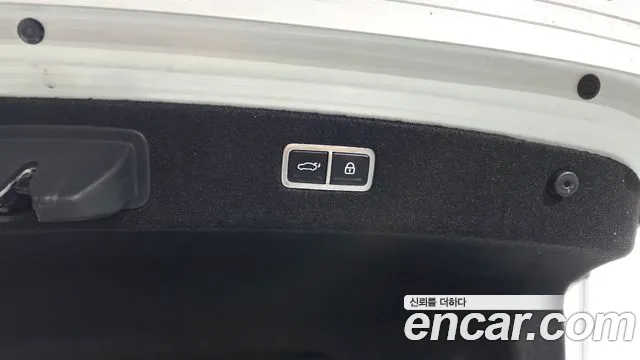 Genesis G90 Бензин 3.5 турбо AWD — Фото автомобиля 21