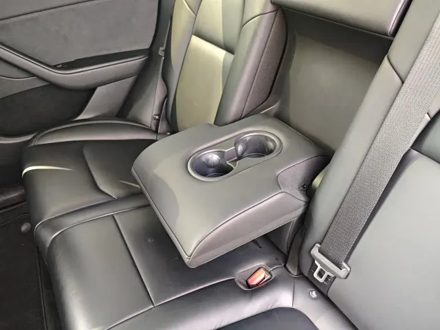 Tesla Model Y — Фото автомобиля 20
