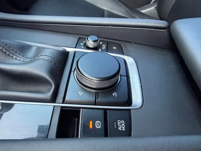 Mazda Axela — Фото автомобиля 14