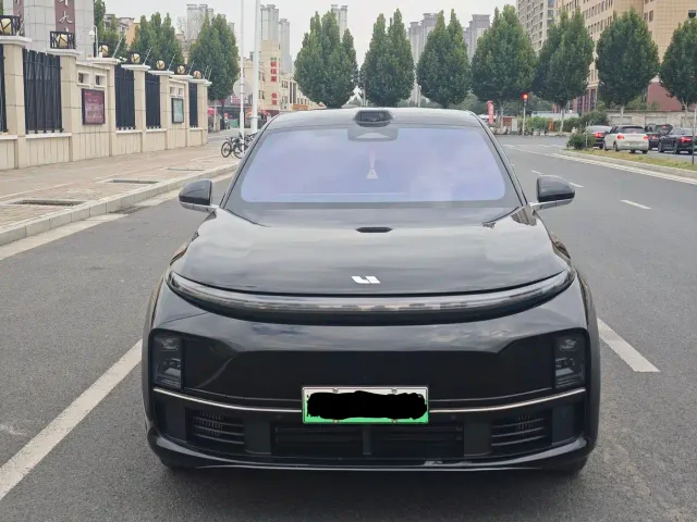 Li Auto L7 — Фото автомобиля 2