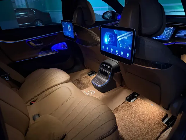 Mercedes-Benz E-Class — Фото автомобиля 18