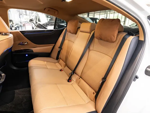 Lexus ES — Фото автомобиля 12