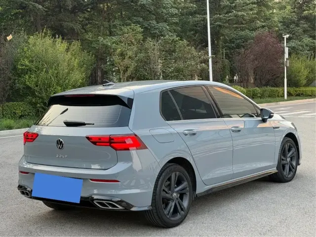 Volkswagen Golf — Фото автомобиля 5