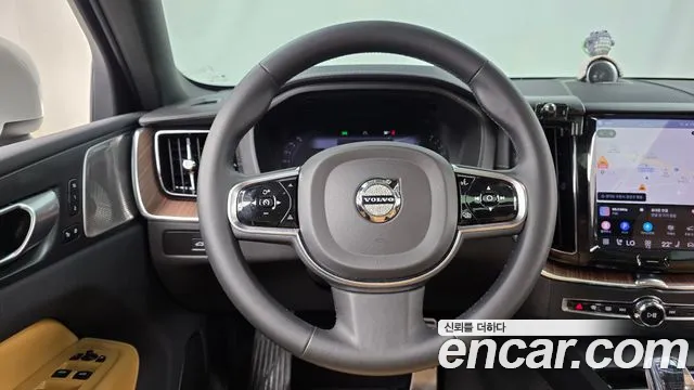 Volvo XC60 Generation 2 — Фото автомобиля 12
