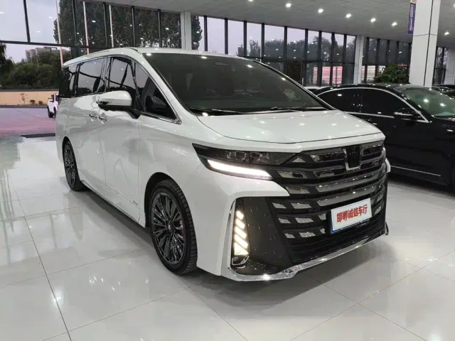 Toyota Vellfire — Фото автомобиля 3
