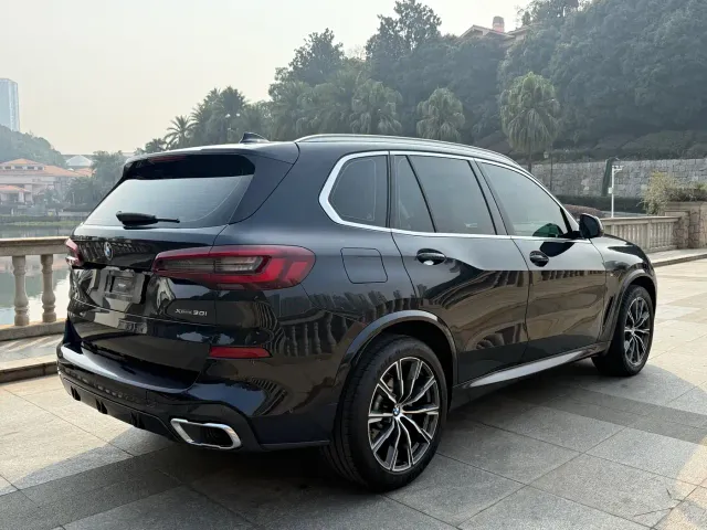BMW X5 — Фото автомобиля 12