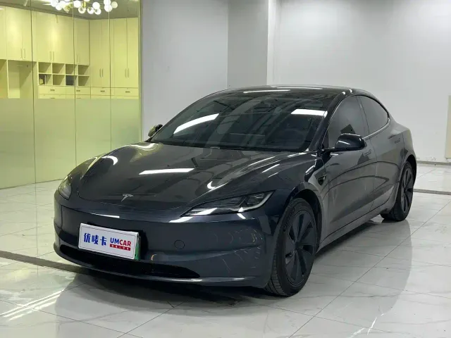 Фотография автомобиля — Tesla Model 3