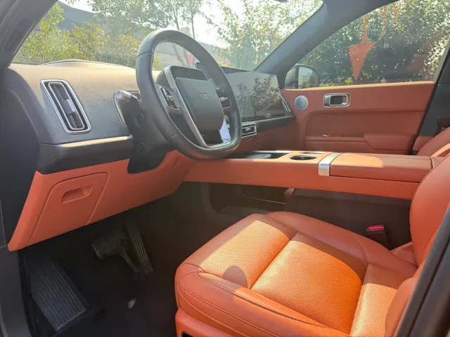 Li Auto L7 — Фото автомобиля 9