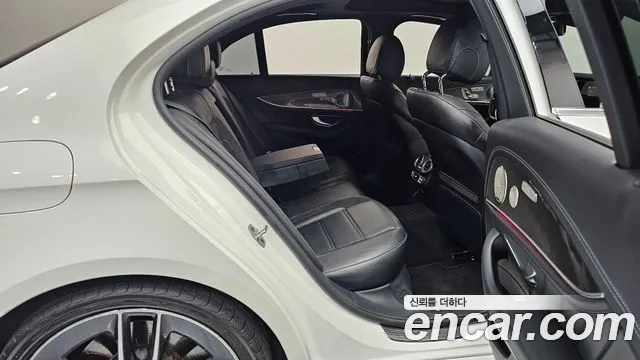 Mercedes-Benz E-Class W213 — Фото автомобиля 17