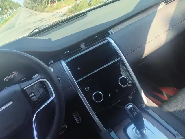 Land Rover Discovery Sport — Фото автомобиля 13