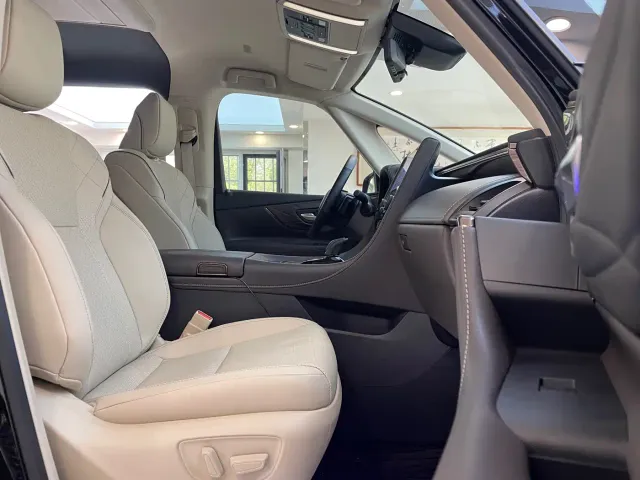 Toyota Vellfire — Фото автомобиля 11