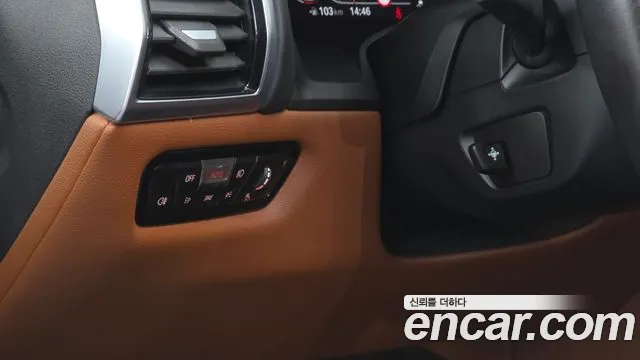 BMW 8 Series G15 — Фото автомобиля 15