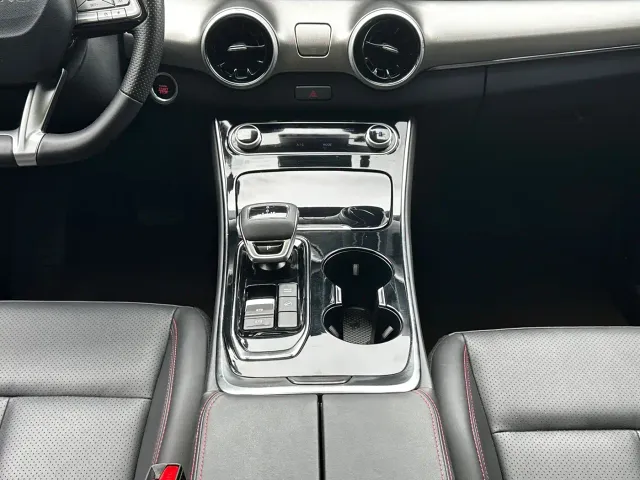 Forthing T5 Evo — Фото автомобиля 16