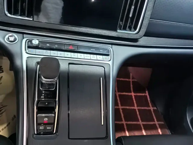 GAC Trumpchi M8 — Фото автомобиля 13