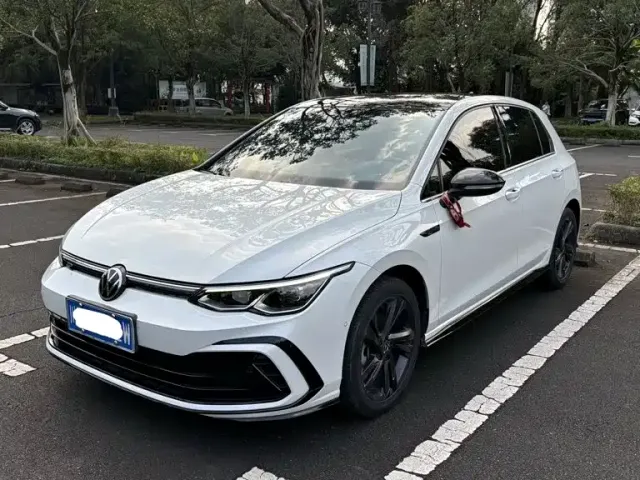Фотография автомобиля — Volkswagen Golf