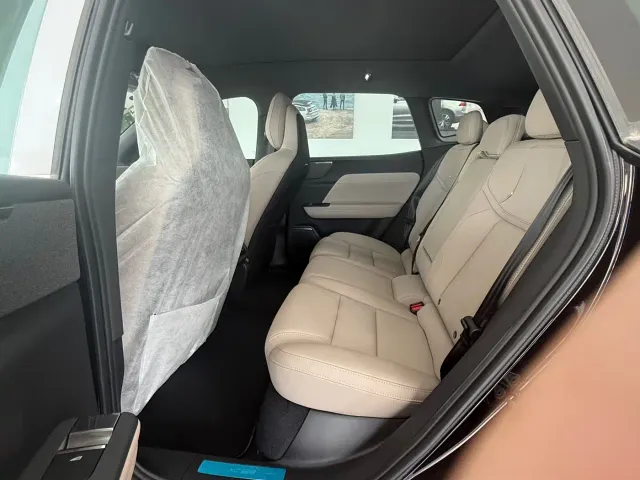 Volvo XC70 Plug-in Hybrid — Фото автомобиля 20