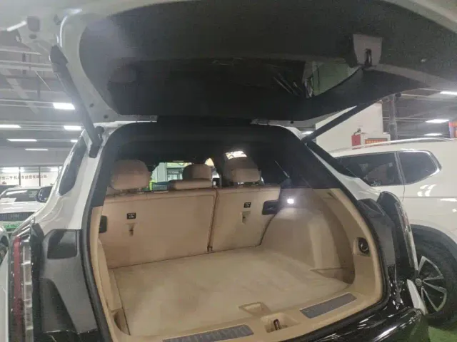 Cadillac XT5 — Фото автомобиля 18