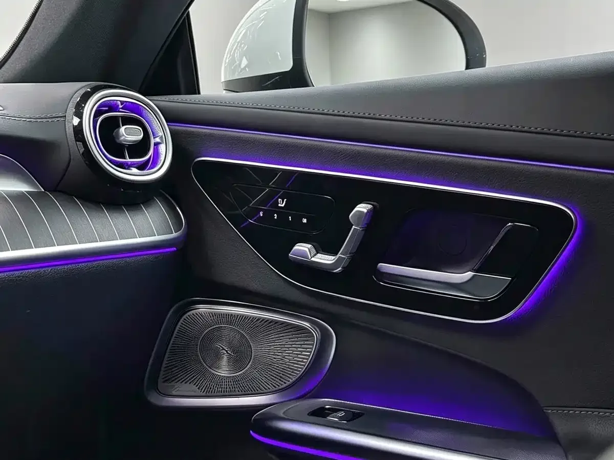 Mercedes-Benz Mercedes-Benz CLE 2025 CLE 300 4MATIC Sport Coupe — Фото автомобиля 5