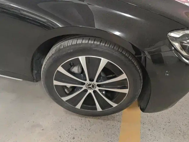 Mercedes-Benz E-Class — Фото автомобиля 6