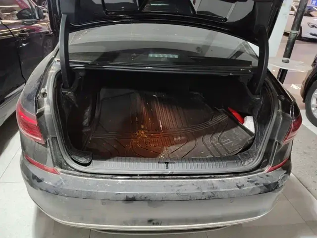Volkswagen Passat — Фото автомобиля 18
