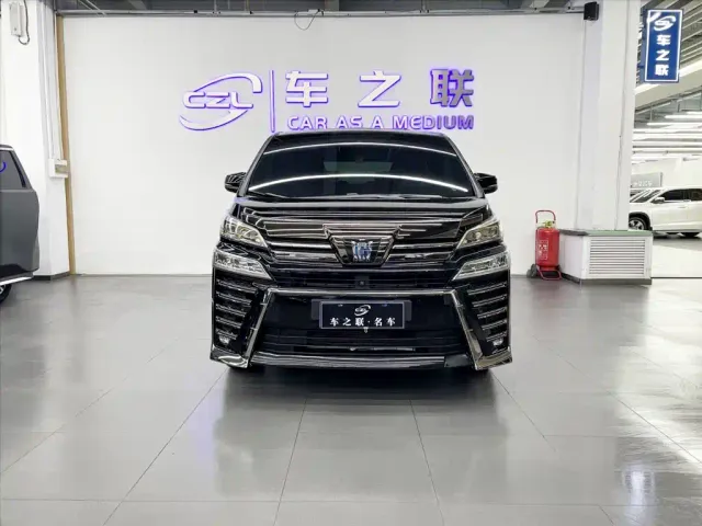 Toyota Vellfire — Фото автомобиля 2