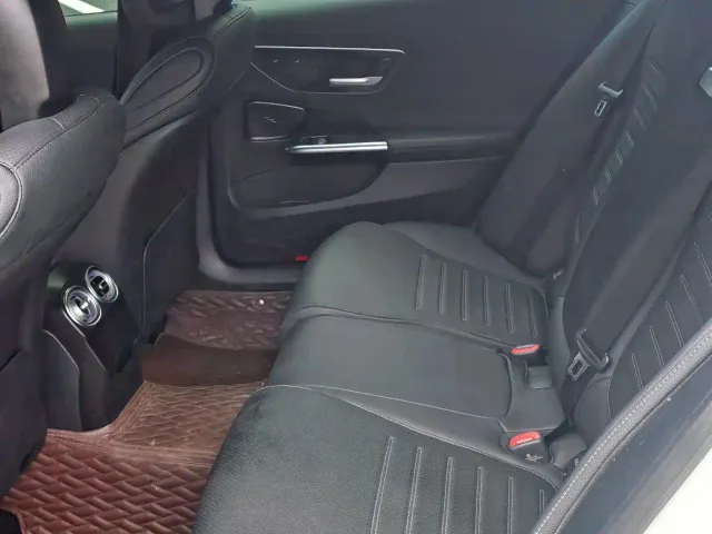 Mercedes-Benz C-Class — Фото автомобиля 8