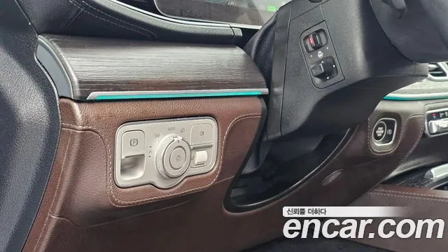 Mercedes-Benz GLE-Class — Фото автомобиля 15