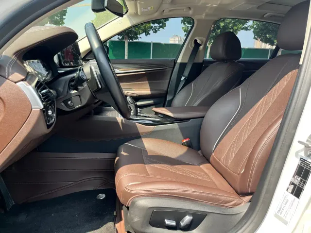 BMW 5 Series — Фото автомобиля 6