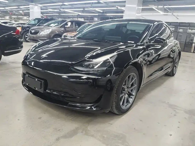 Фотография автомобиля — Tesla Model 3
