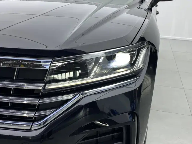 Volkswagen Touareg — Фото автомобиля 5