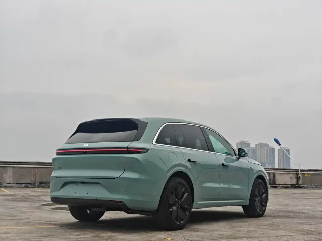 Li Auto L6 — Фото автомобиля 6