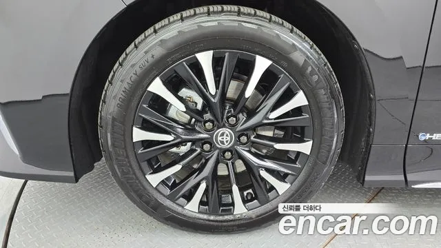 Toyota Alphard — Фото автомобиля 4