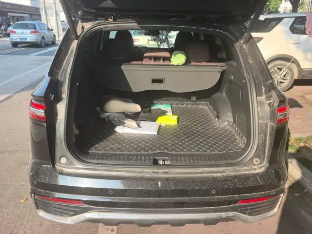 Geely Xingyue L — Фото автомобиля 4