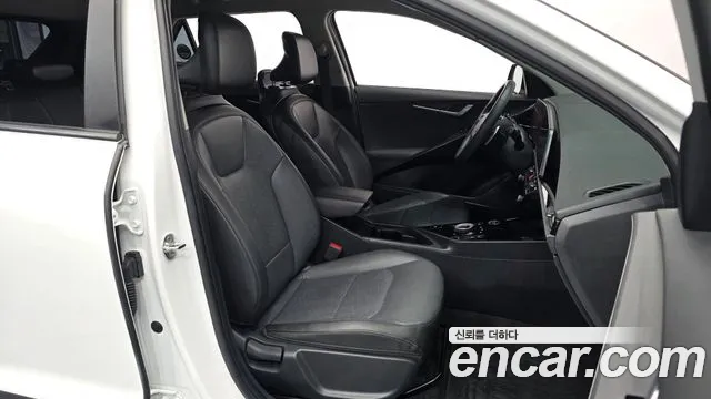 Kia Niro — Фото автомобиля 11