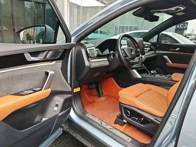 BYD Tang — Фото автомобиля 15