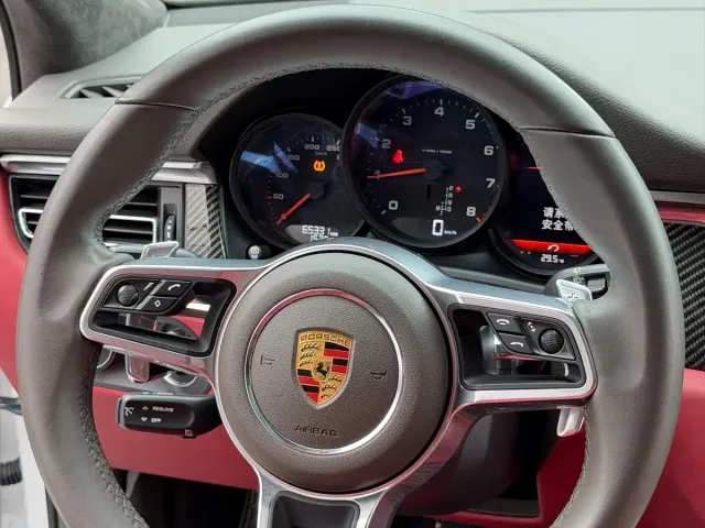 Porsche Macan — Фото автомобиля 17