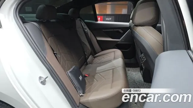 BMW 5 Series G60 — Фото автомобиля 11