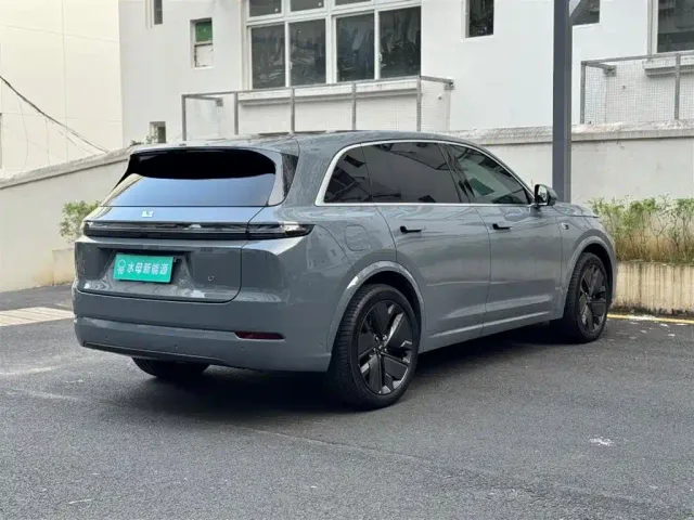 Li Auto L7 — Фото автомобиля 13