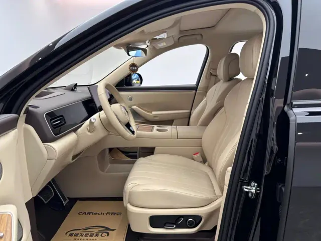 Aito M7 — Фото автомобиля 8