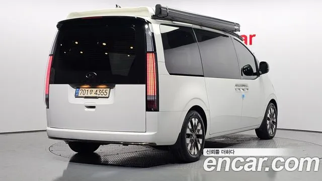 Фотография автомобиля — Hyundai Staria