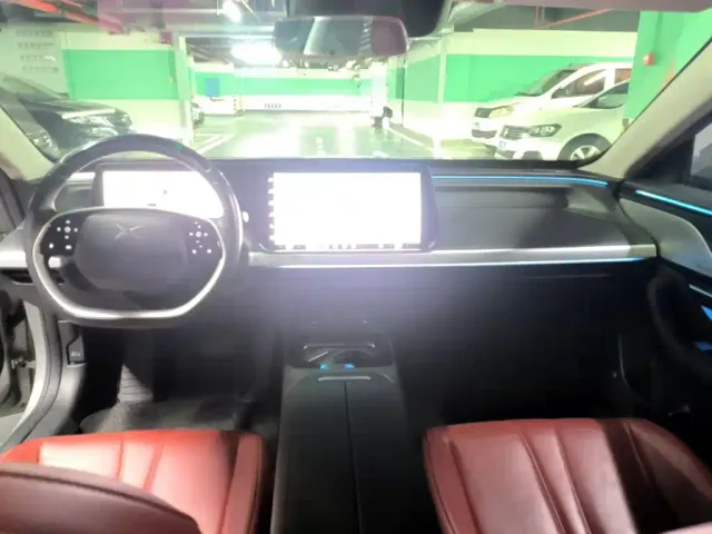 Xpeng P7 — Фото автомобиля 5