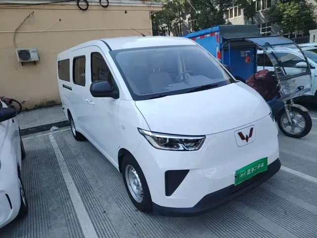 Wuling Yangguang — Фото автомобиля 3
