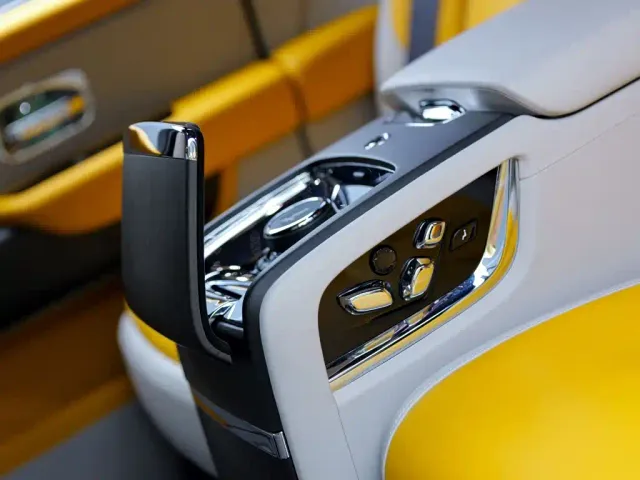 Rolls-Royce Cullinan — Фото автомобиля 16