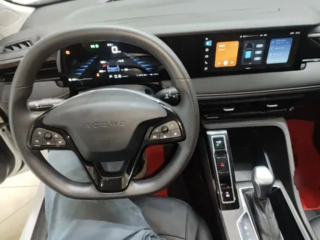 Roewe i5 — Фото автомобиля 9