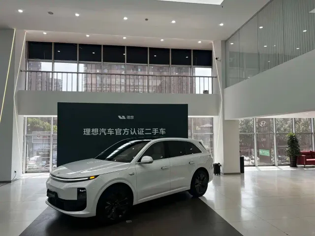 Фотография автомобиля — Li Auto L6